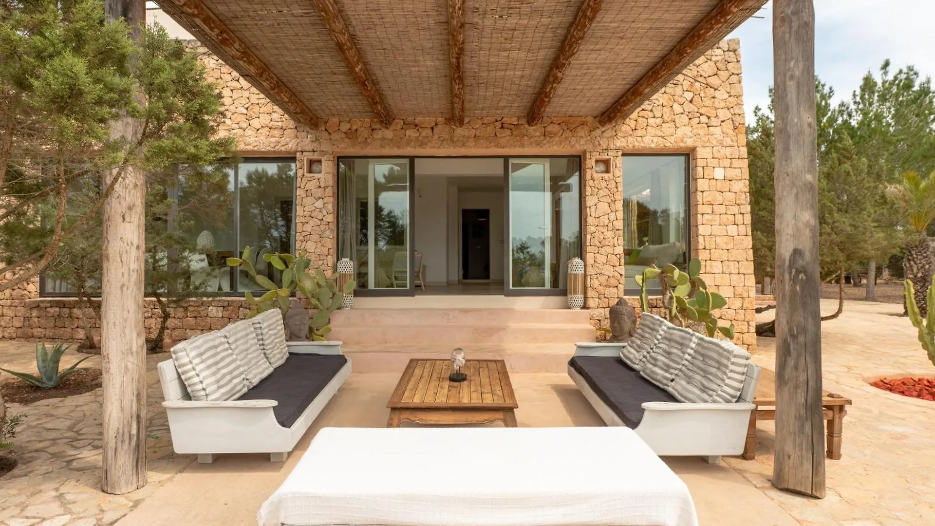 Villa Shangri-La Sant Ferran de Ses Roques
