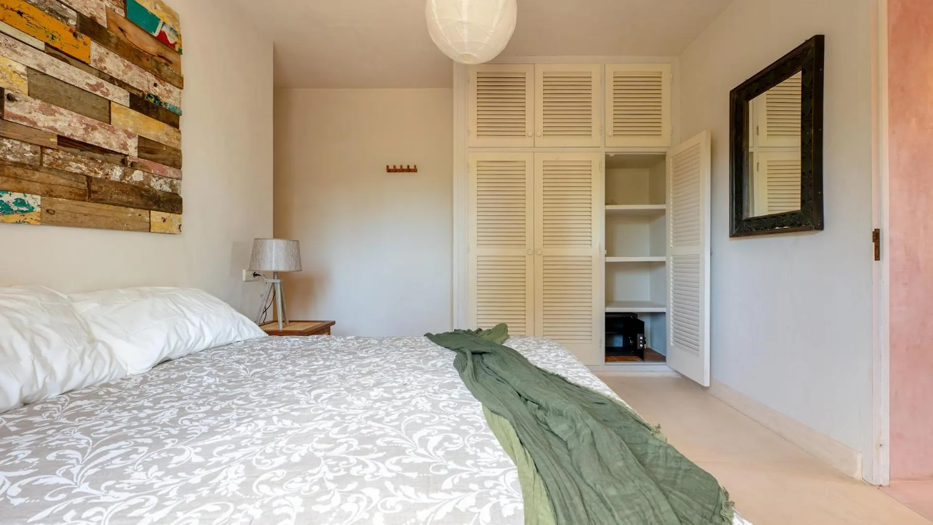 Villa Shangri-La Sant Ferran de Ses Roques