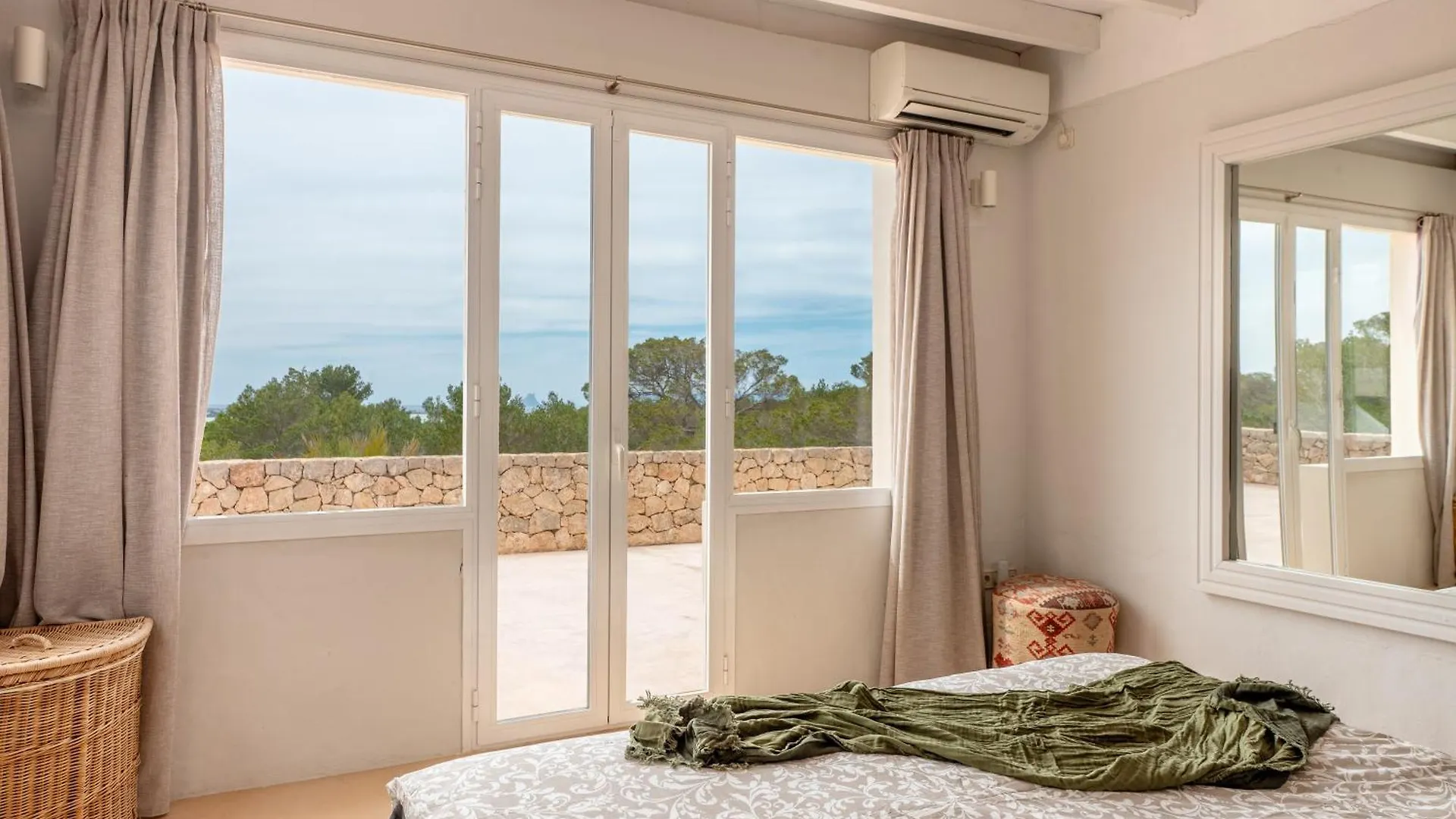 Villa Shangri-La Sant Ferran de Ses Roques